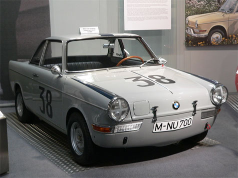 BMW 700: 7 фото