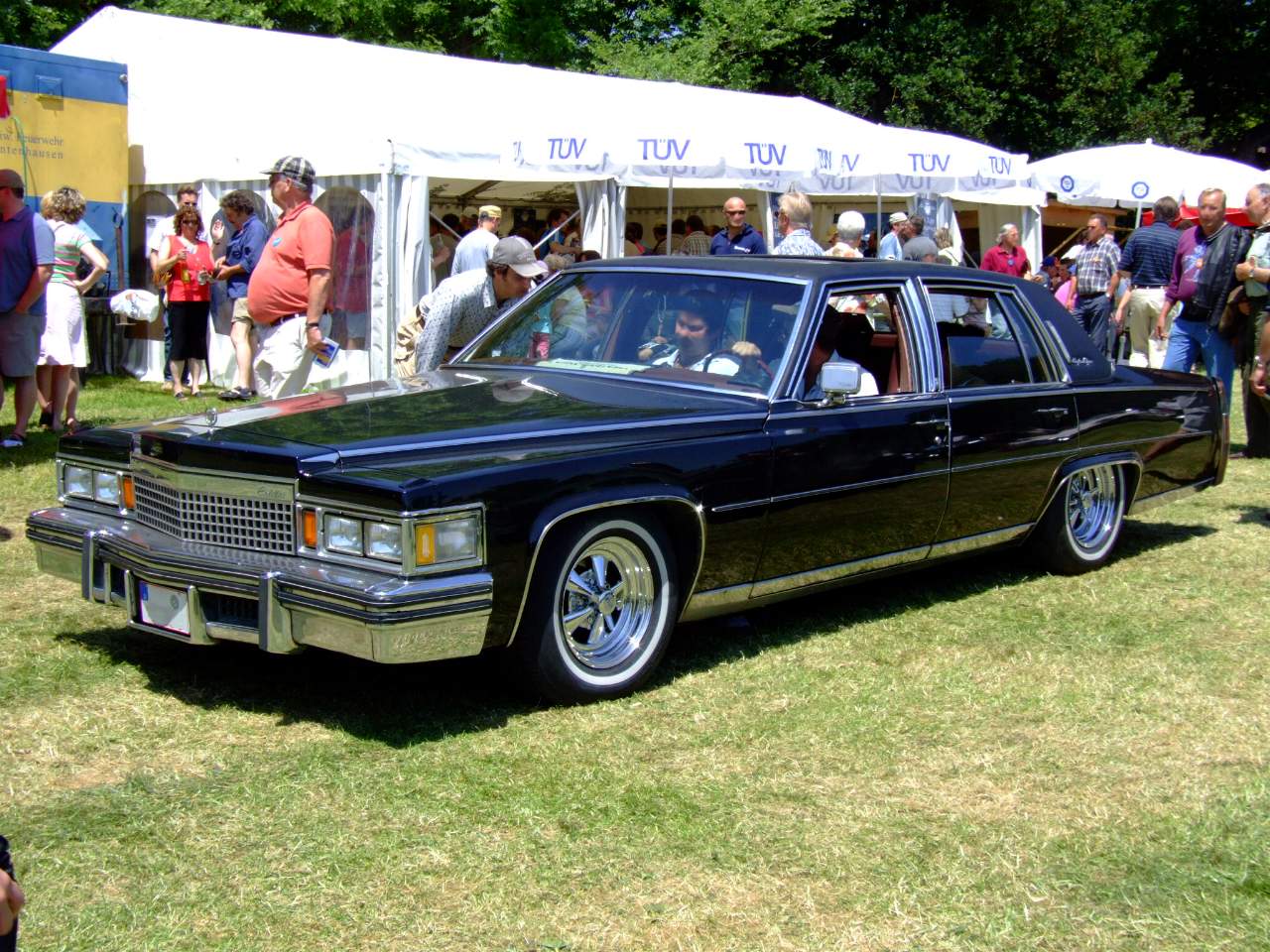 Cadillac Fleetwood: 2 фото