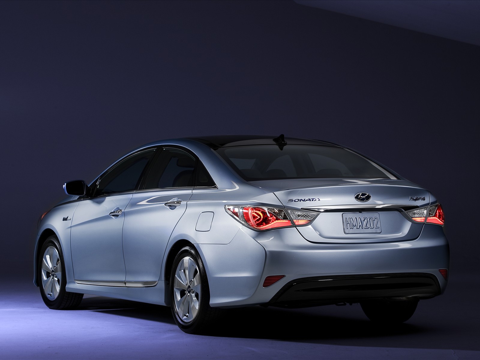 Hyundai Sonata Hybrid: 2 фото