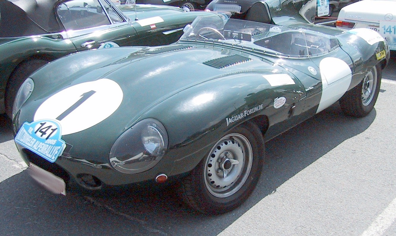 Jaguar D-Type: 4 фото