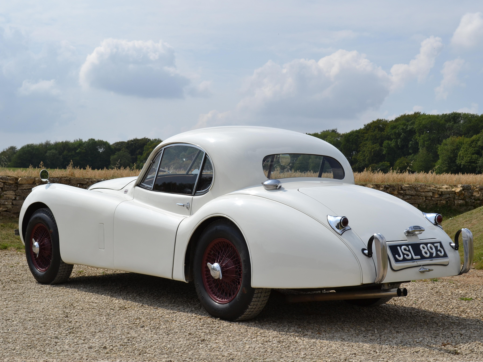 Jaguar XK 120: 11 фото