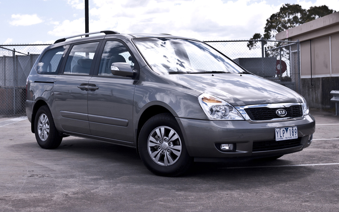 Kia Grand Carnival: 7 фото