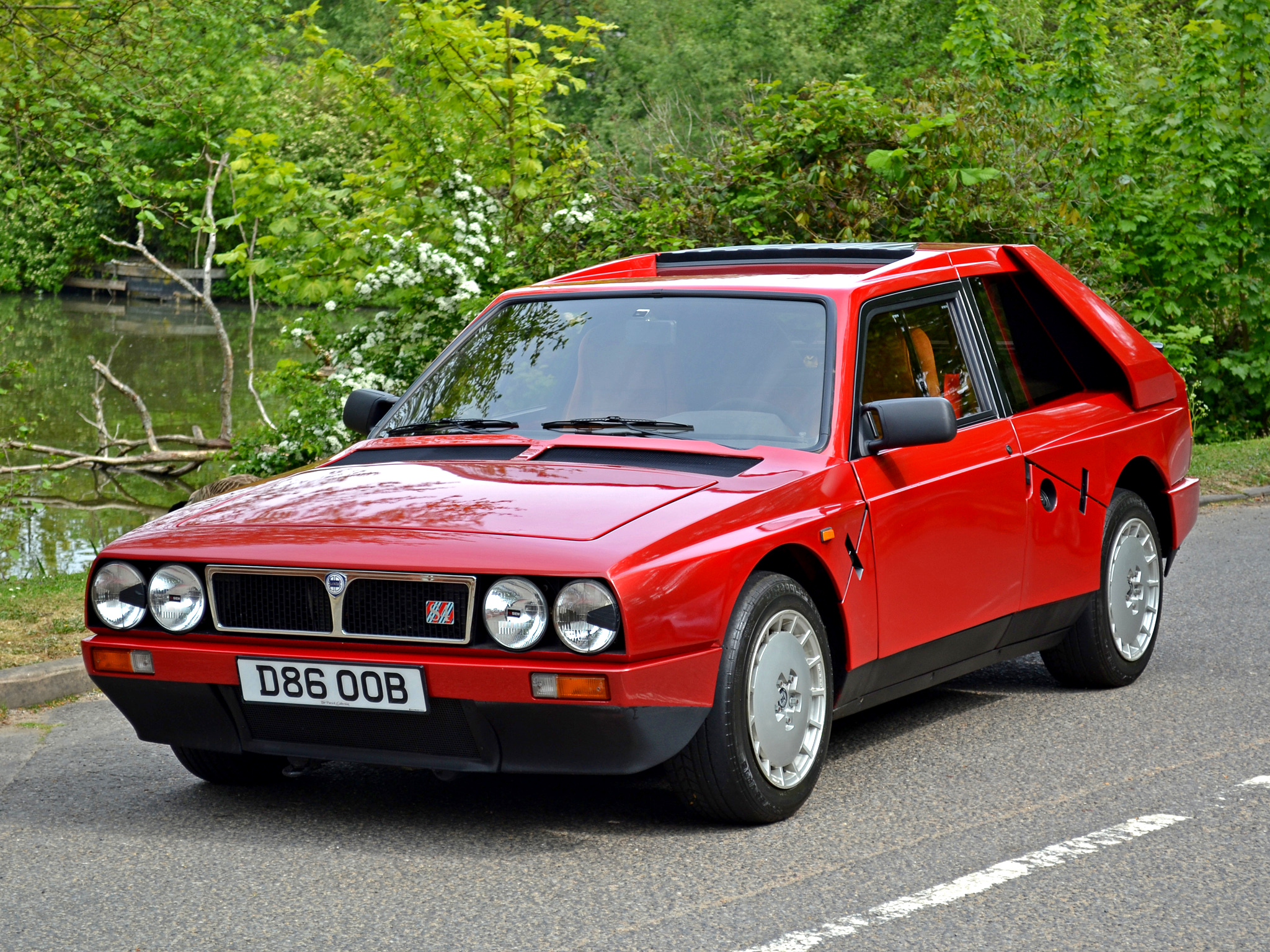 Lancia Delta S4: 7 фото