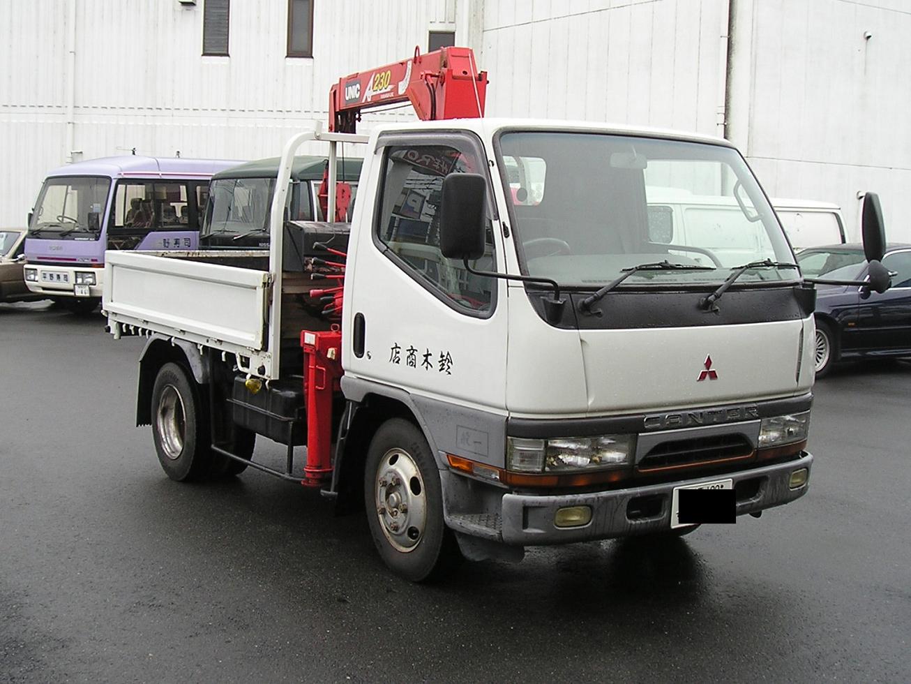 Mitsubishi Canter: 8 фото