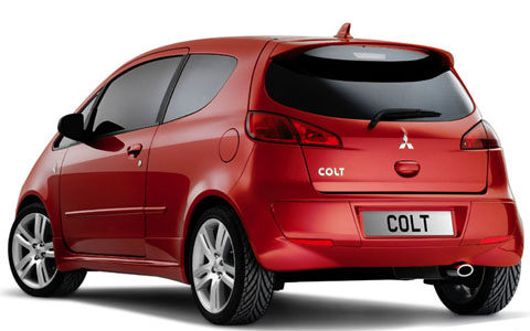 Mitsubishi Colt: 8 фото