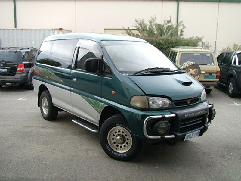 Mitsubishi L-400: 2 фото