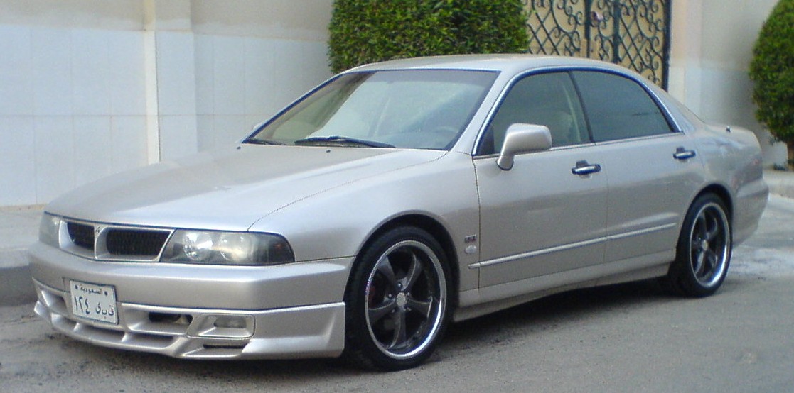 Mitsubishi Magna: 10 фото