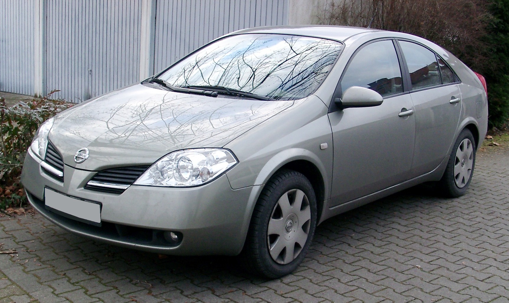 Nissan Primera: 7 фото