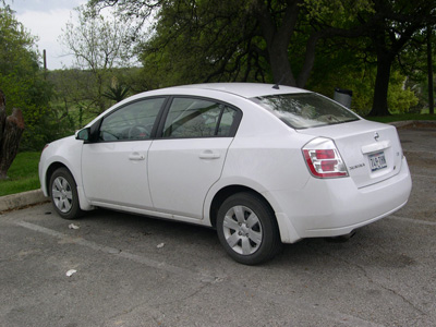 Nissan Sentra: 4 фото