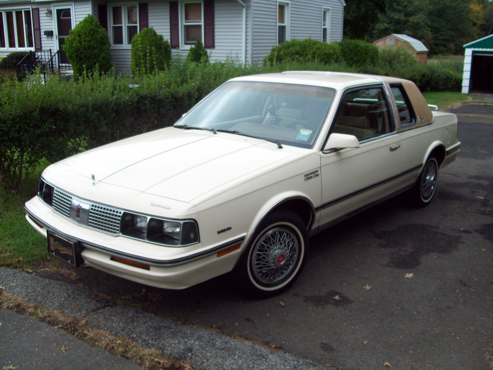 Oldsmobile Cutlass Ciera: 3 фото