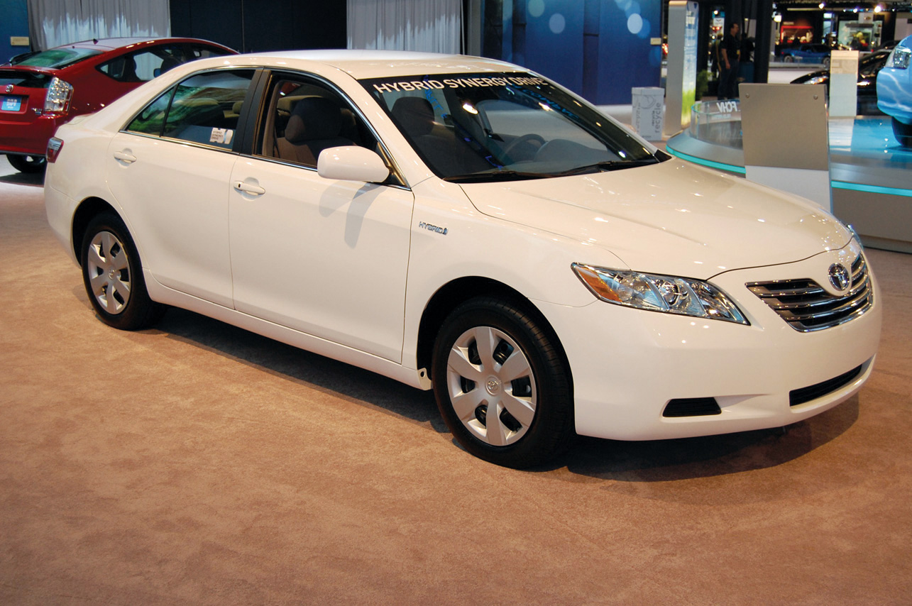 Toyota Camry Hybrid: 3 фото