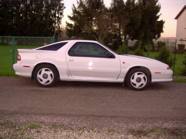 Chrysler Daytona Shelby: 10 фото