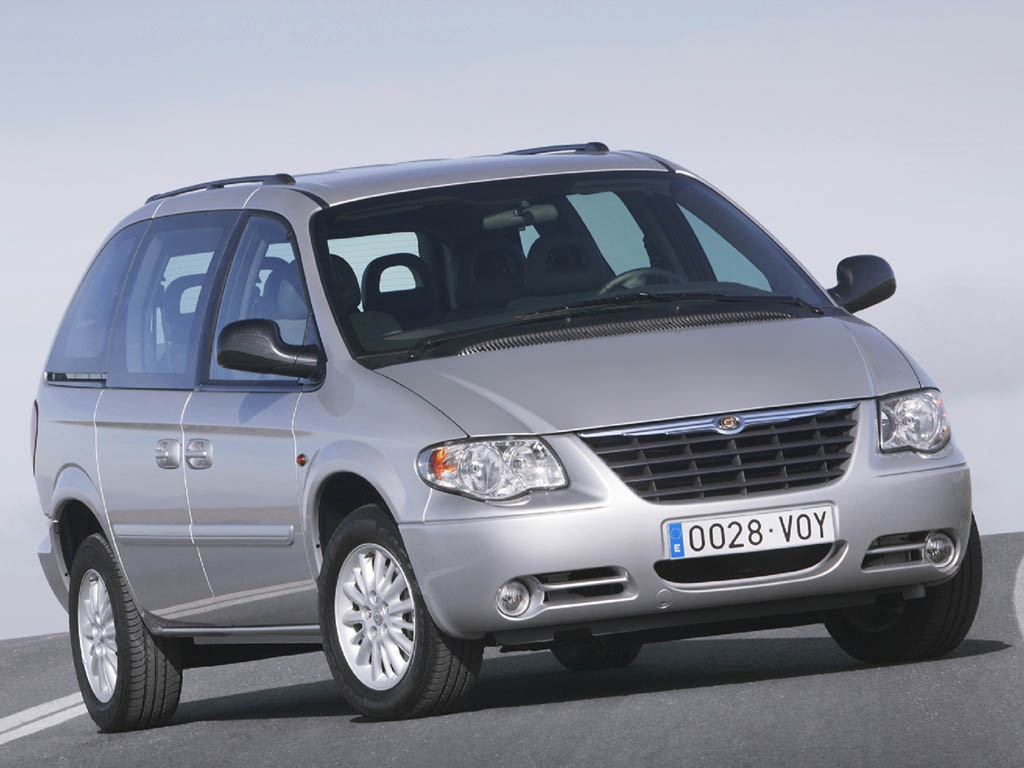 Chrysler Voyager: 7 фото