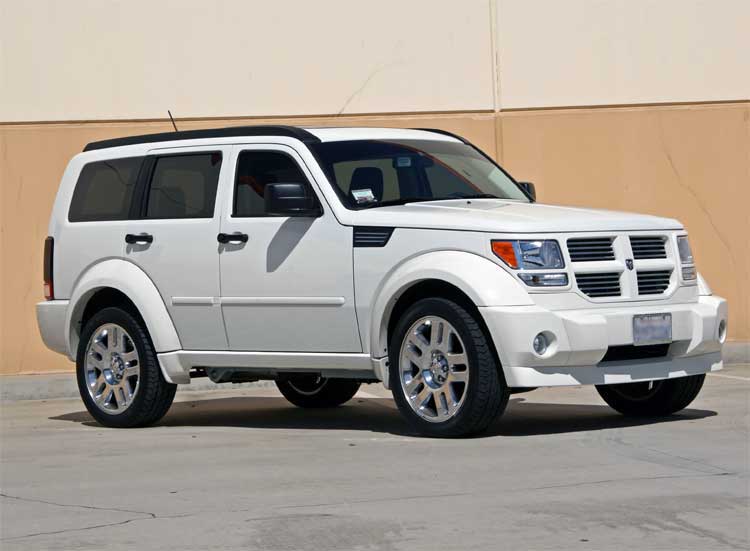 Dodge Nitro: 12 фото