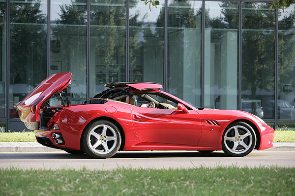 Ferrari California: 2 фото