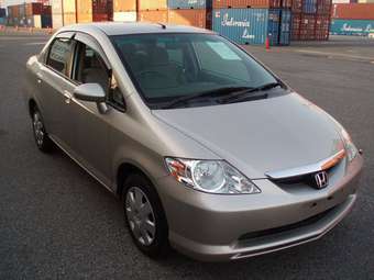 Honda Fit Aria: 11 фото