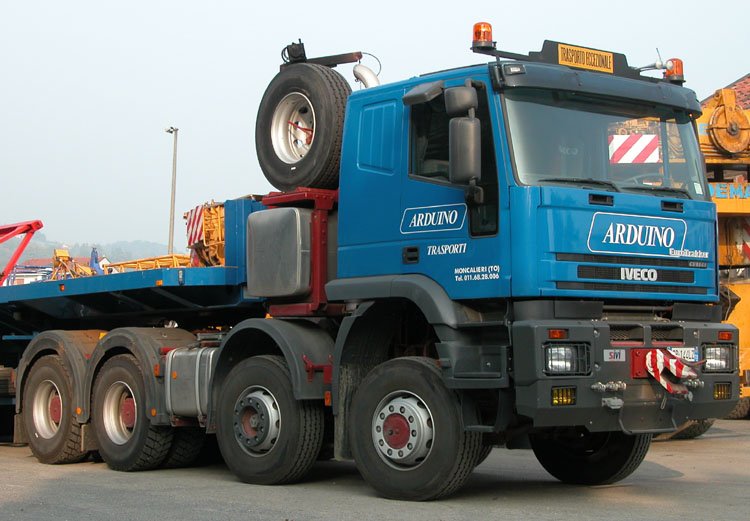 Iveco EuroTrakker: 9 фото