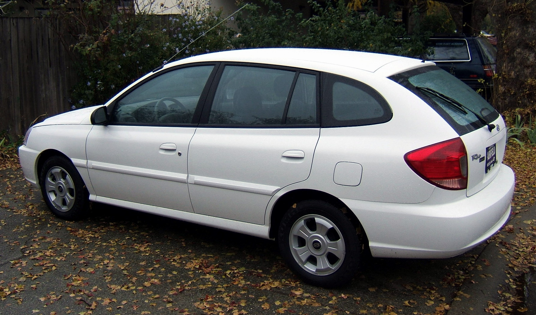 Kia Rio I: 6 фото