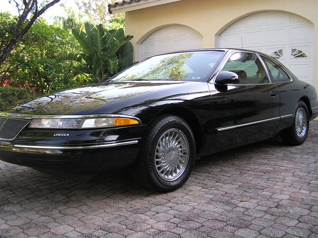 Lincoln Mark VIII: 12 фото