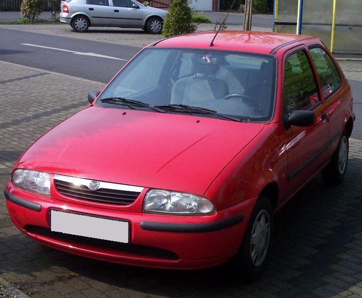 Mazda 121: 5 фото