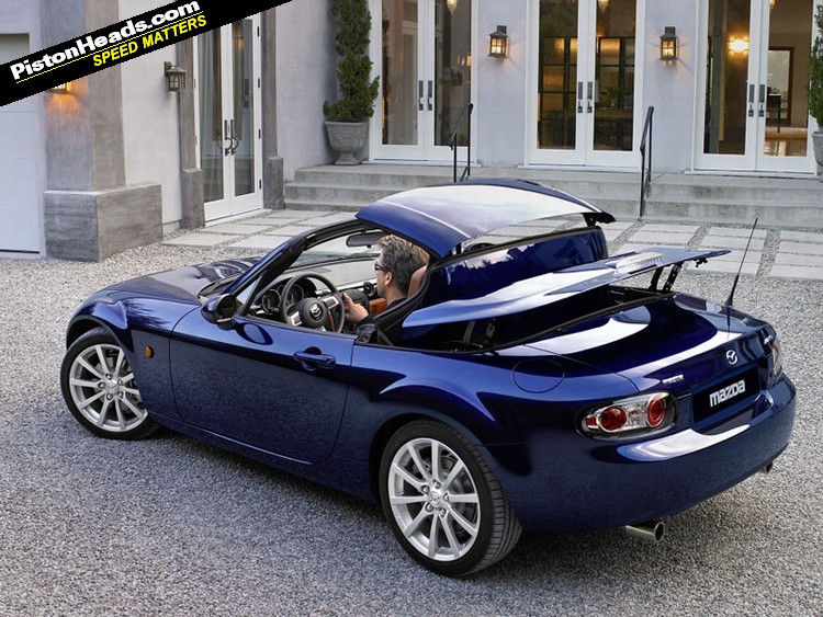 Mazda Roadster: 8 фото