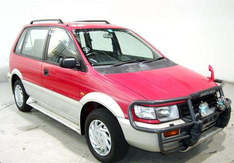 Mitsubishi RVR: 4 фото