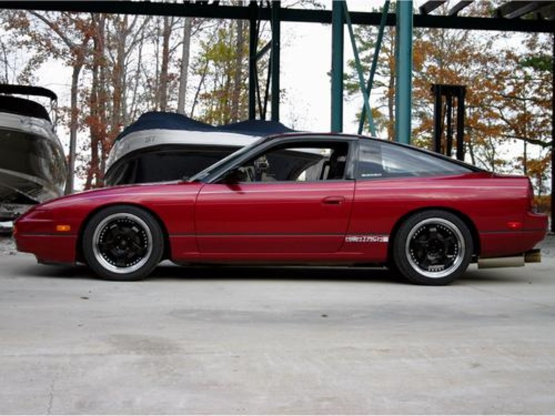 Nissan 240SX: 4 фото