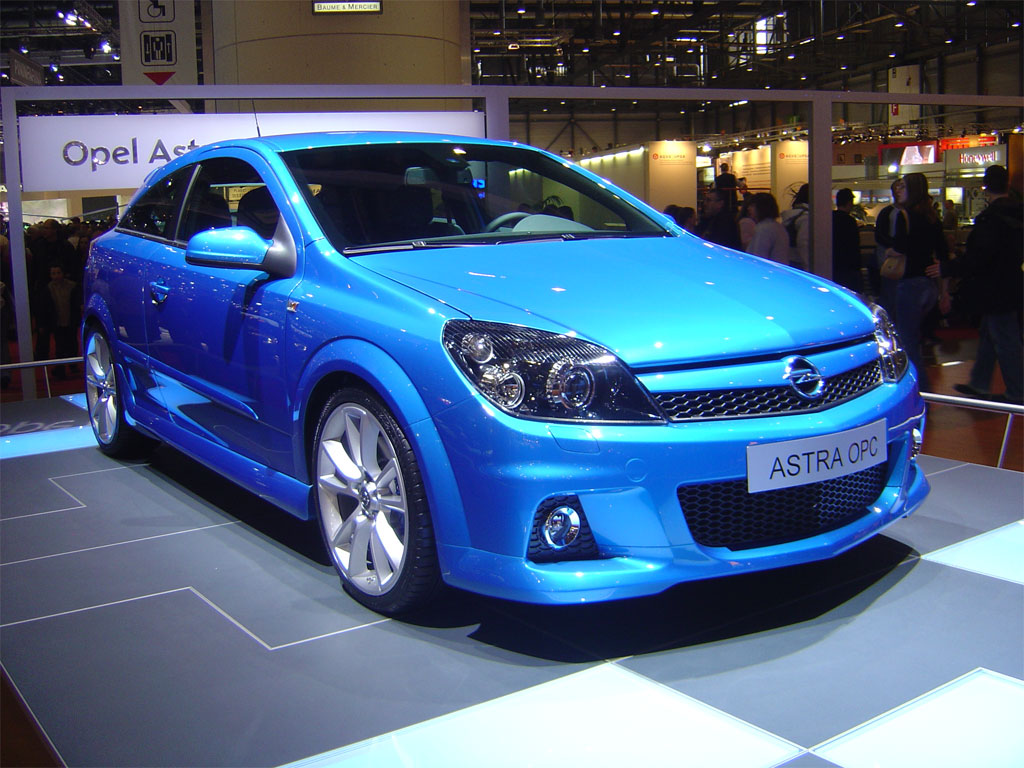 Opel Astra OPC: 2 фото