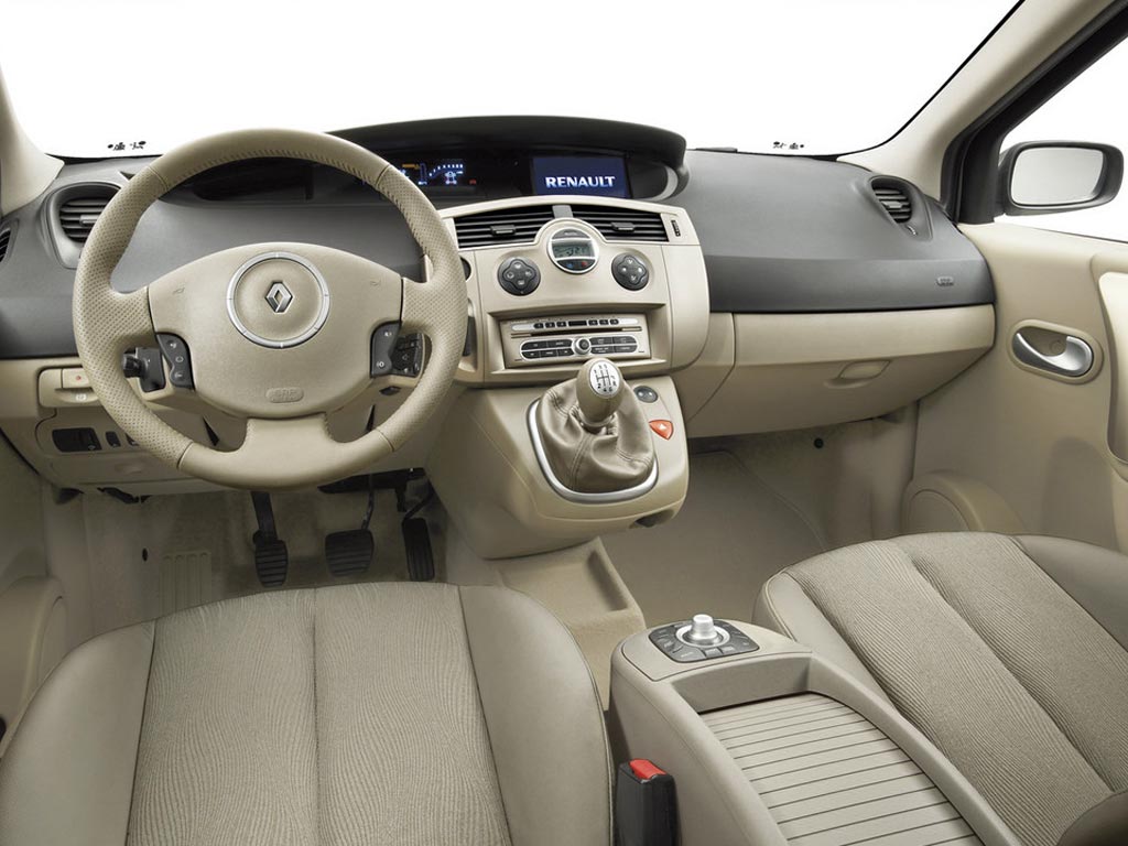 Renault Grand Scenic: 4 фото