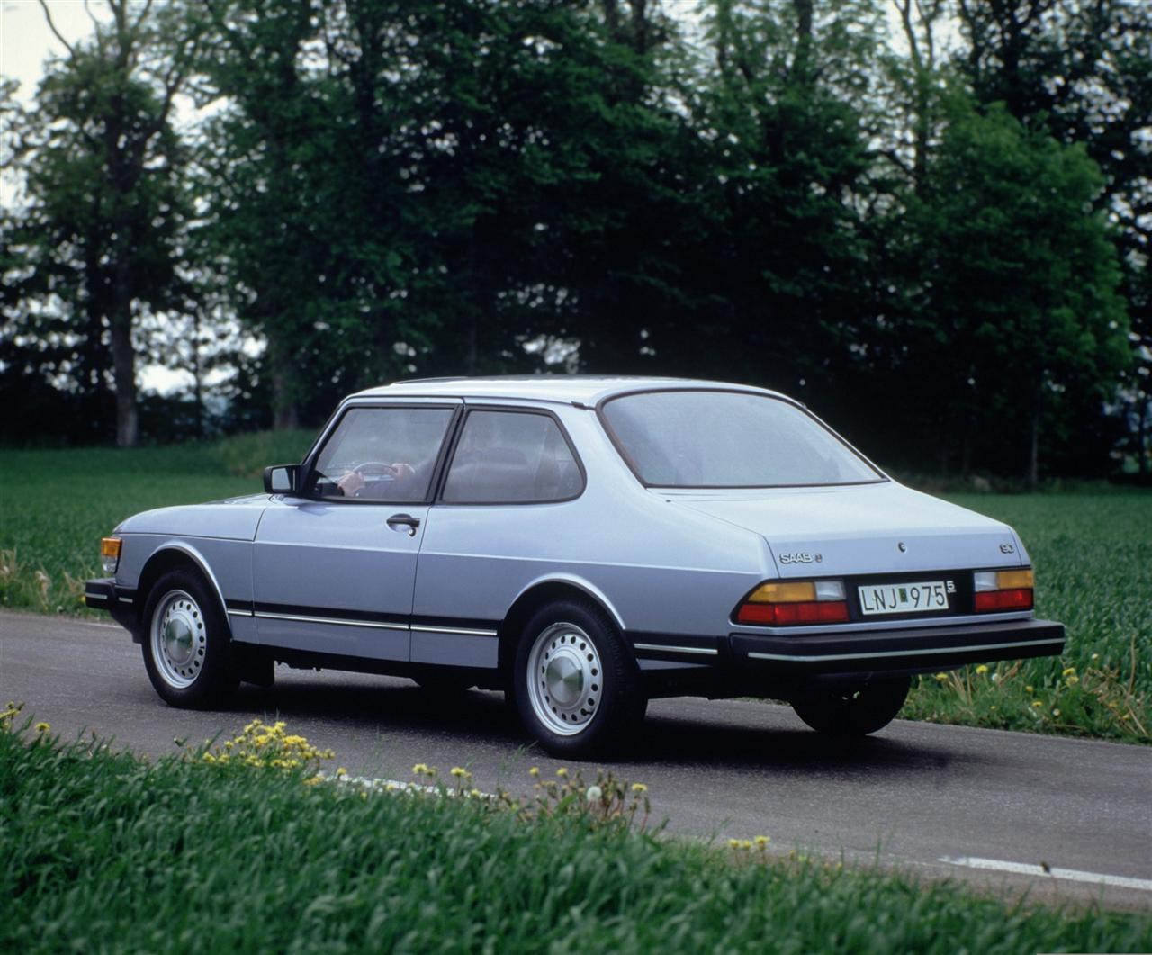 Saab 90: 8 фото