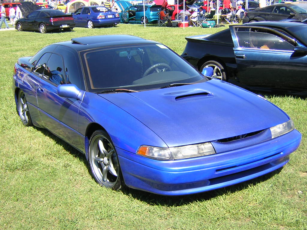 Subaru SVX: 3 фото