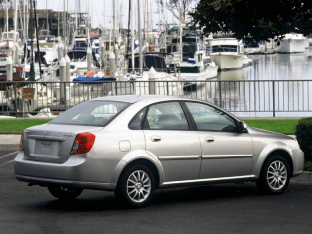 Suzuki Forenza: 10 фото