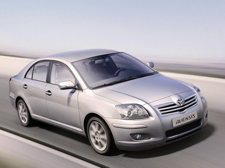 Toyota Avensis: 9 фото