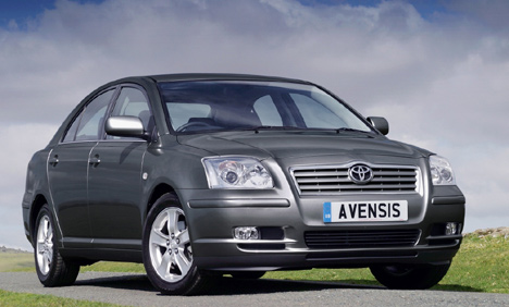 Toyota Avensis: 10 фото