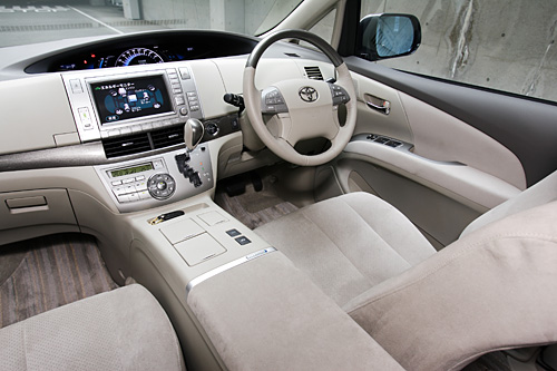 Toyota Estima: 2 фото