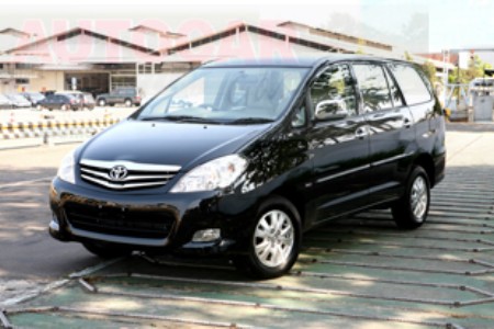 Toyota Innova: 7 фото