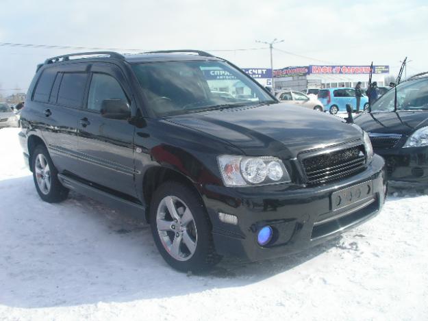 Toyota Kluger: 8 фото